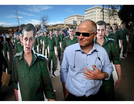 Nella lunga notte di Israele si decide il destino di Shalit Nella lunga notte di Israele si decide il destino di Shalit